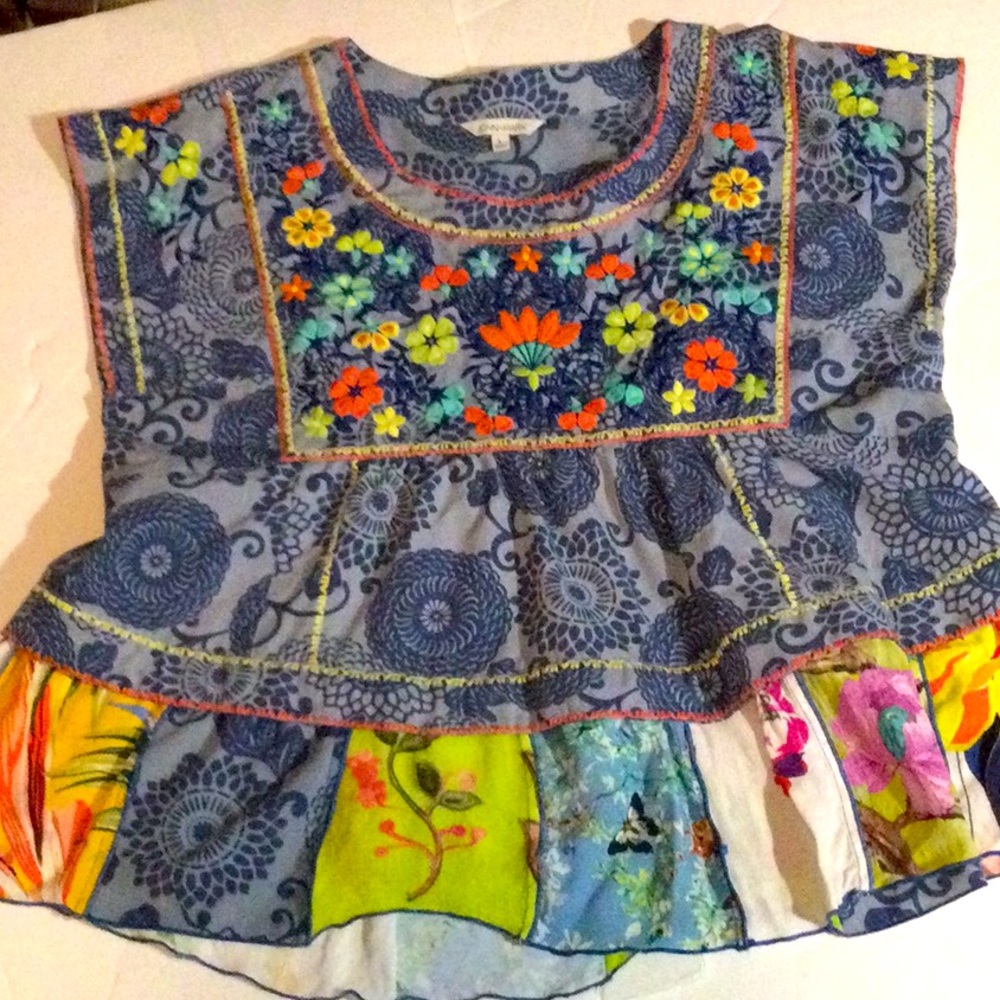 John Mark short sleeve top Lg